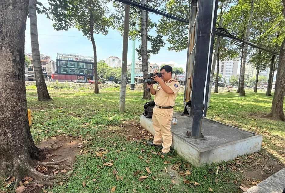 Bị CSGT TP.HCM bắn tốc độ, nhiều người ngỡ ngàng vì 'lỡ tăng ga' tuyến đường đẹp Bị CSGT TP.HCM bắn tốc độ, nhiều người ngỡ ngàng vì 'lỡ tăng ga' tuyến đường đẹp
