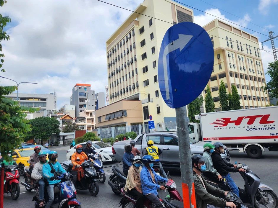 Bị CSGT TP.HCM thổi phạt, nhiều người ngỡ ngàng mới biết mình mắc lỗi này Bị CSGT TP.HCM thổi phạt, nhiều người ngỡ ngàng mới biết mình mắc lỗi này
