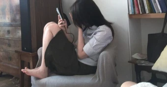 Bị mẹ mắng "con có còn là con người không” vì không nghe điện thoại: Phụ huynh bạo lực ngôn từ, con cái vẫn không được hỗn?