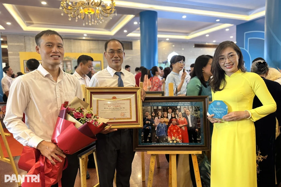 Bí thư Hà Nội nói về mục tiêu xây dựng cuộc sống hạnh phúc của người dân Bí thư Hà Nội nói về mục tiêu xây dựng cuộc sống hạnh phúc của người dân