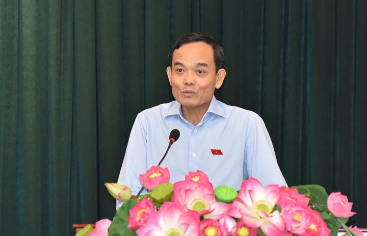 Bí thư Trần Lưu Quang: Năm sau, TP.HCM sẽ in sách đặt trong thư viện các trường Bí thư Trần Lưu Quang: Năm sau, TP.HCM sẽ in sách đặt trong thư viện các trường
