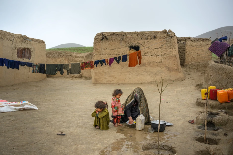 Biến đổi khí hậu buộc các gia đình Afghanistan phải bán con gái làm cô dâu Biến đổi khí hậu buộc các gia đình Afghanistan phải bán con gái làm cô dâu