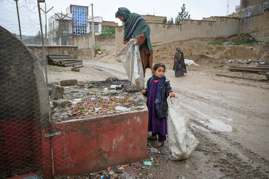 Biến đổi khí hậu buộc các gia đình Afghanistan phải bán con gái làm cô dâu Biến đổi khí hậu buộc các gia đình Afghanistan phải bán con gái làm cô dâu