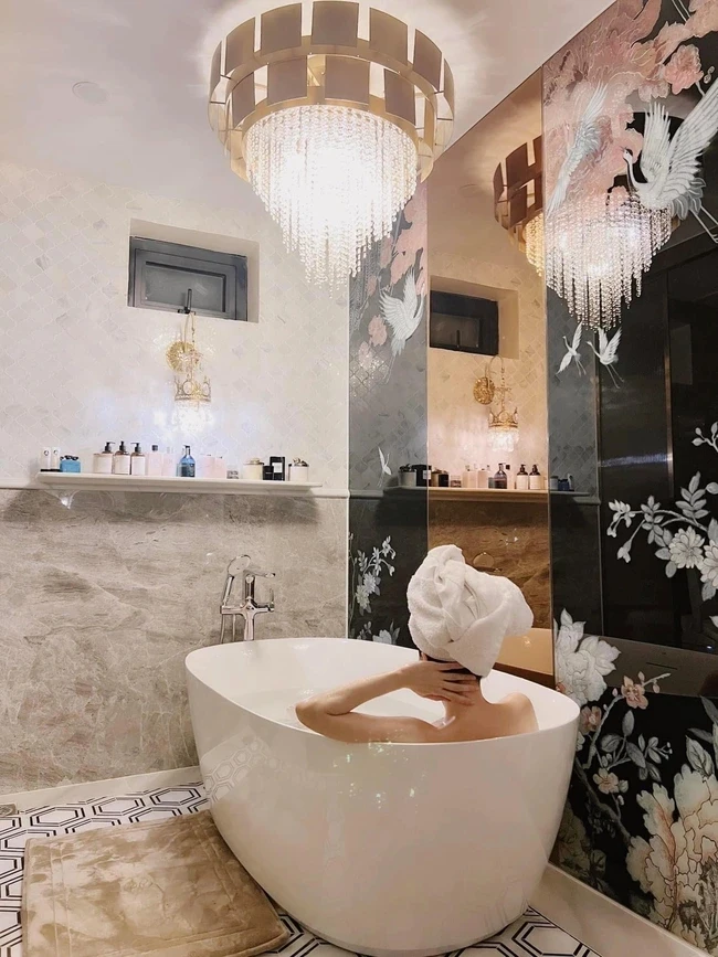Biệt thự rộng gần 600m2 của Lệ Quyên Biệt thự rộng gần 600m2 của Lệ Quyên