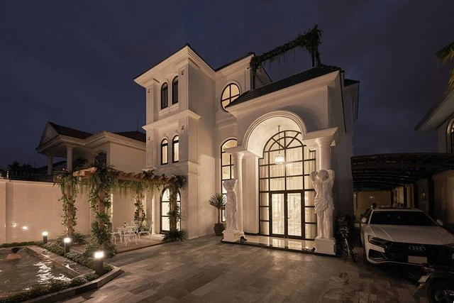 Biệt thự rộng gần 600m2 của Lệ Quyên Biệt thự rộng gần 600m2 của Lệ Quyên