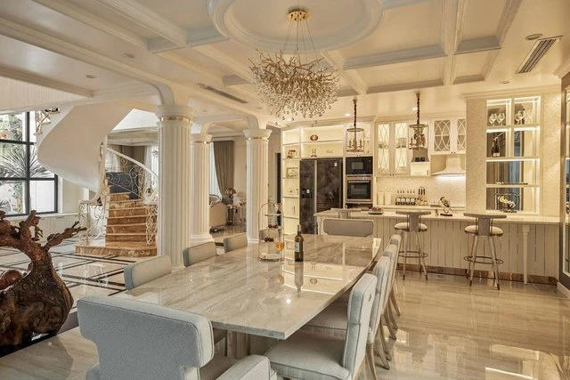 Biệt thự rộng gần 600m2 của Lệ Quyên Biệt thự rộng gần 600m2 của Lệ Quyên