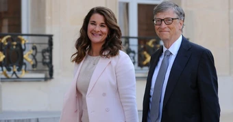 Bill Gates: Từ người đàn ông rửa bát cho vợ đến thú nhận ngoại tình gây sốc