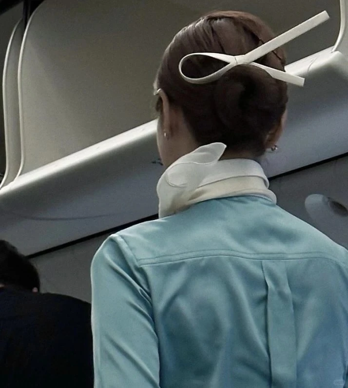 Bộ đồng phục 20 năm của Korean Air: Tại sao một thiết kế từ 2005 lại đang viral khắp mạng xã hội? Bộ đồng phục 20 năm của Korean Air: Tại sao một thiết kế từ 2005 lại đang viral khắp mạng xã hội?