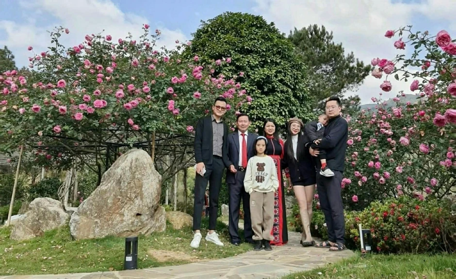 Bố mẹ chồng ở Lào Cai, lái xe 1h sáng đi 400km tới nhà con dâu ăn Tết ngoại