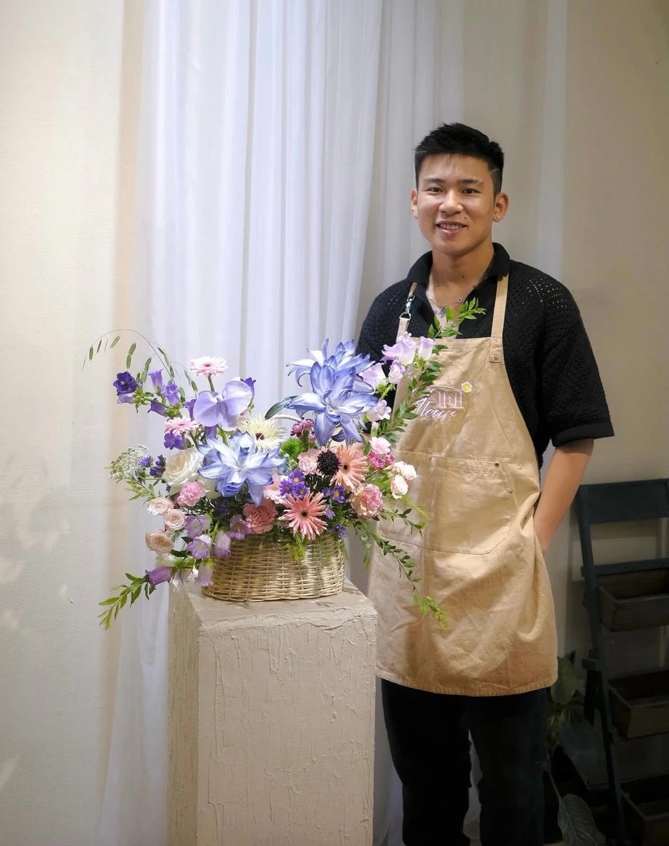 Bố trẻ hát ru con chất giọng được ví như Quang Lê, bất ngờ với hình ảnh hơn 10 năm trước Bố trẻ hát ru con chất giọng được ví như Quang Lê, bất ngờ với hình ảnh hơn 10 năm trước