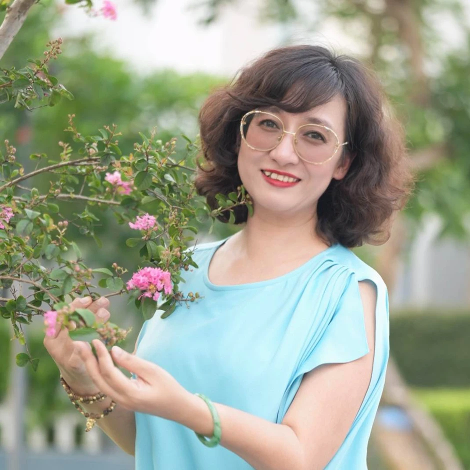 BTV Thời sự 19h kết hôn với nguyên PGĐ Bệnh viện Việt Đức: Sau 10 năm nghỉ việc, hiện tại gây bất ngờ BTV Thời sự 19h kết hôn với nguyên PGĐ Bệnh viện Việt Đức: Sau 10 năm nghỉ việc, hiện tại gây bất ngờ