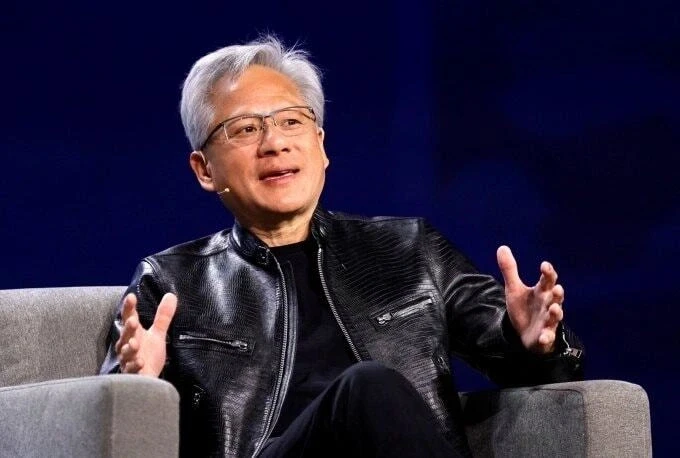 Bức ảnh bữa cơm gia đình của tỷ phú Jensen Huang khiến nhiều người suy ngẫm Bức ảnh bữa cơm gia đình của tỷ phú Jensen Huang khiến nhiều người suy ngẫm