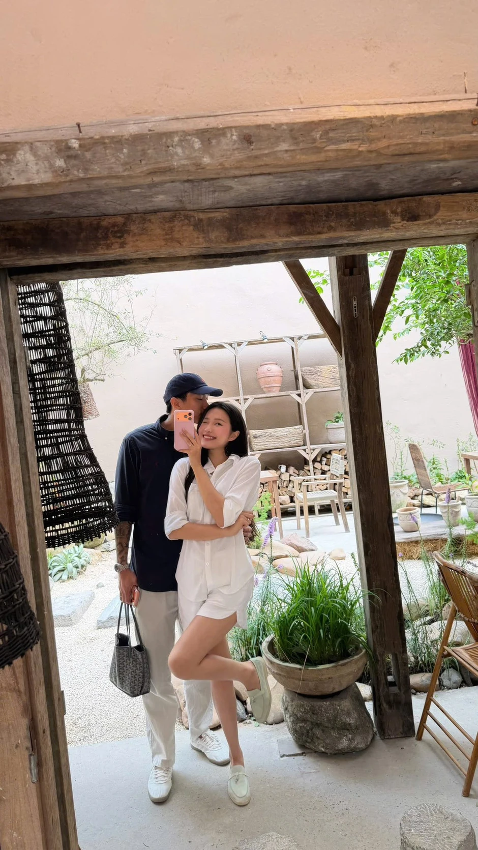 Bức ảnh Đoàn Văn Hậu gặp gỡ Doãn Hải My ngay trước thời điểm đặc biệt được chia sẻ trở lại Bức ảnh Đoàn Văn Hậu gặp gỡ Doãn Hải My ngay trước thời điểm đặc biệt được chia sẻ trở lại