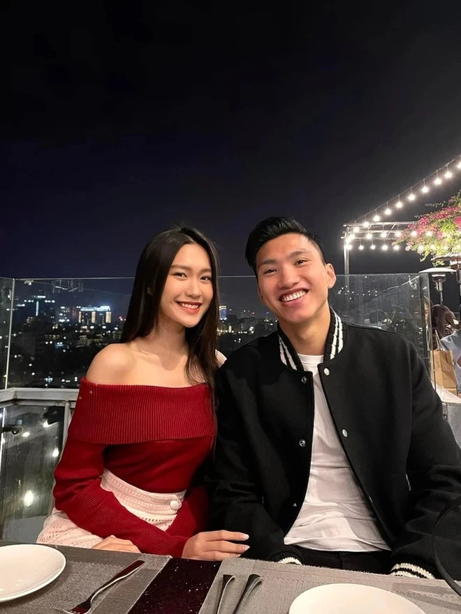 Bức ảnh Đoàn Văn Hậu gặp gỡ Doãn Hải My ngay trước thời điểm đặc biệt được chia sẻ trở lại Bức ảnh Đoàn Văn Hậu gặp gỡ Doãn Hải My ngay trước thời điểm đặc biệt được chia sẻ trở lại