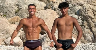 Bức ảnh hút 14 triệu lượt “thả tim” của cha con Ronaldo