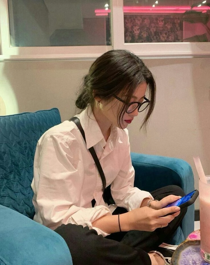 Bức ảnh phơi bày sự bế tắc: Lương 25 triệu gánh 10 khoản nợ rải đều từ đầu tháng đến cuối tháng Bức ảnh phơi bày sự bế tắc: Lương 25 triệu gánh 10 khoản nợ rải đều từ đầu tháng đến cuối tháng