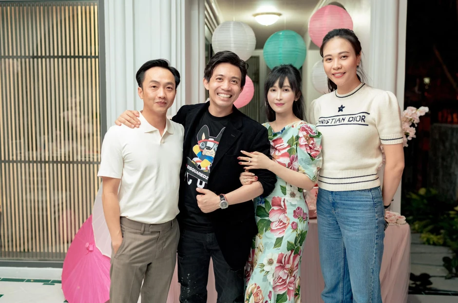 Bức ảnh trên máy bay của Minh Nhựa khiến Cường Đô La phải tag thẳng vợ bạn Bức ảnh trên máy bay của Minh Nhựa khiến Cường Đô La phải tag thẳng vợ bạn