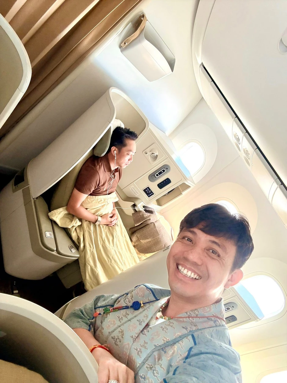 Bức ảnh trên máy bay của Minh Nhựa khiến Cường Đô La phải tag thẳng vợ bạn Bức ảnh trên máy bay của Minh Nhựa khiến Cường Đô La phải tag thẳng vợ bạn
