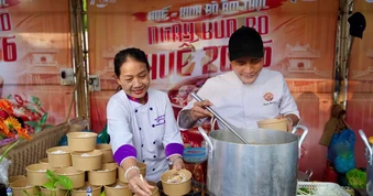 Bún bò Huế xác lập kỷ lục Việt Nam tại "Huế - Kinh đô Ẩm thực 2026"