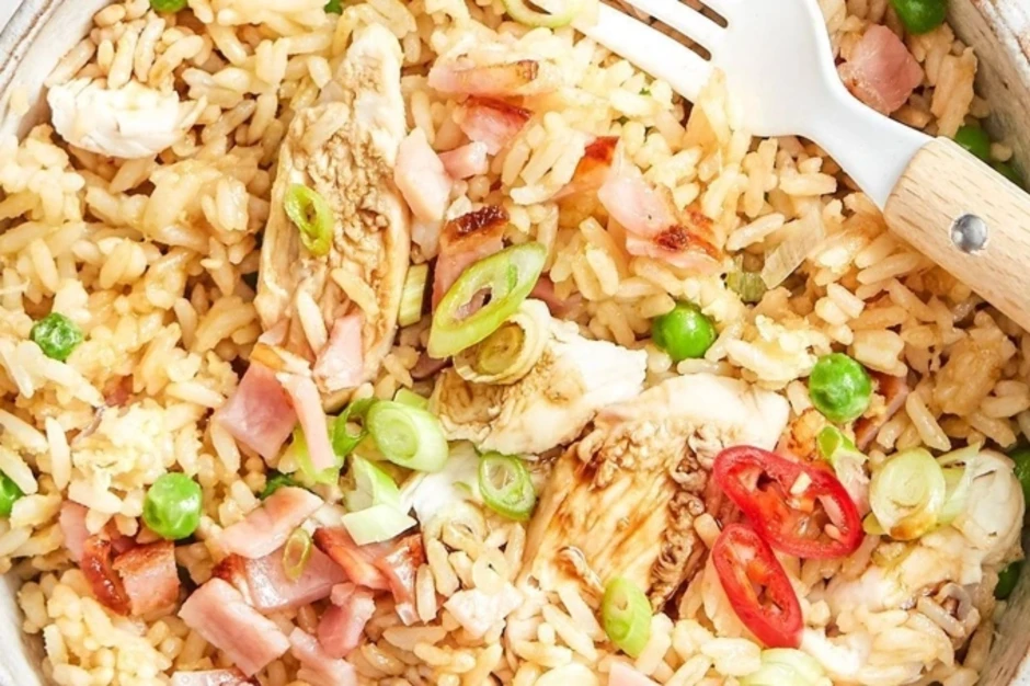 Cách làm cơm rang giòn rụm bằng nồi chiên không dầu - Báo TinVina Cooking Cách làm cơm rang giòn rụm bằng nồi chiên không dầu - Báo TinVina Cooking