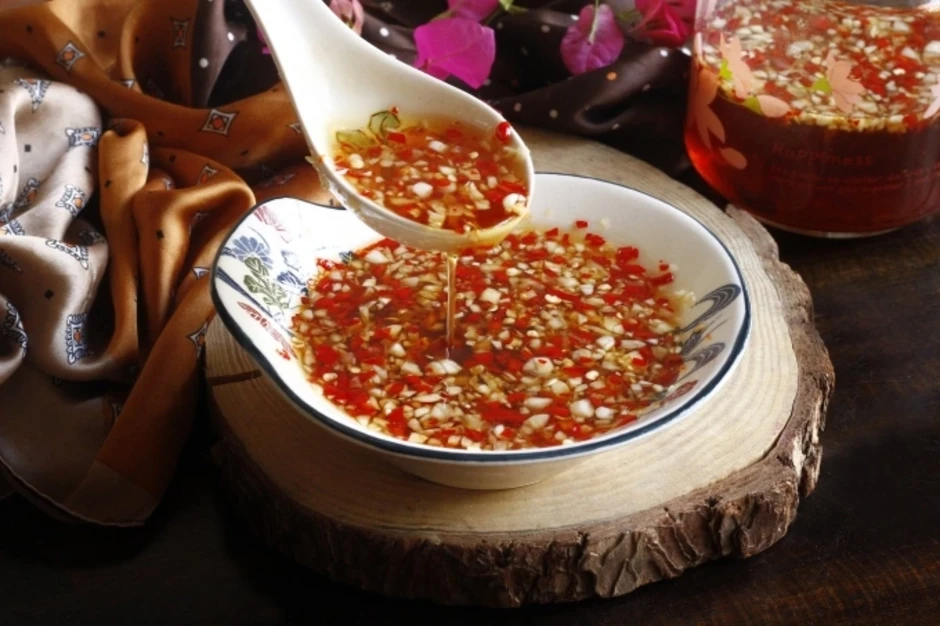 Cách pha nước mắm chua ngọt tỏi ớt luôn nổi - Báo TinVina Cooking Cách pha nước mắm chua ngọt tỏi ớt luôn nổi - Báo TinVina Cooking