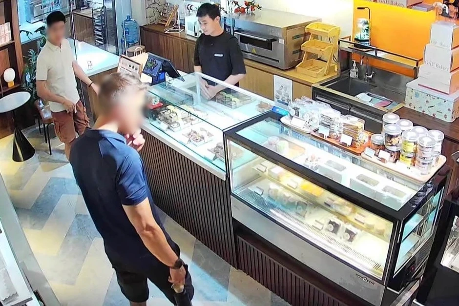 Cái kết bất ngờ sau lần bán chịu cho khách Tây của chủ tiệm bánh ở TPHCM Cái kết bất ngờ sau lần bán chịu cho khách Tây của chủ tiệm bánh ở TPHCM