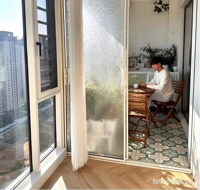 Cải tạo ban công 8m2 quá vi diệu, cái kết khiến hàng xóm cũng muốn "bắt chước" Cải tạo ban công 8m2 quá vi diệu, cái kết khiến hàng xóm cũng muốn "bắt chước"