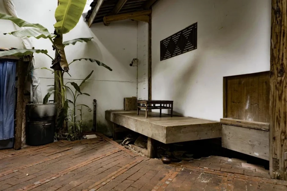 Cải tạo căn hộ 45m² thành nơi lý tưởng không điều hòa và đồ cũ vẫn đẹp