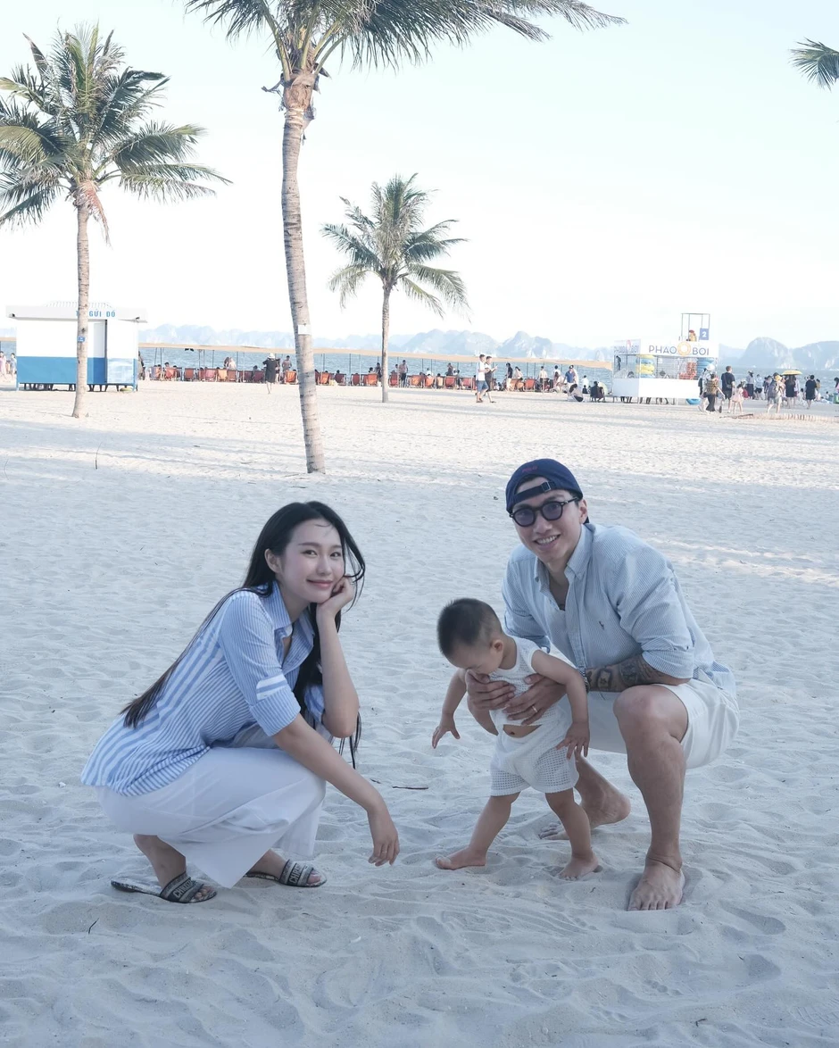 Camera ghi lại cảnh một người "lén lút di chuyển" trong phòng ngủ nhà Đoàn Văn Hậu: Xem đến đoạn cuối mới thở phào! Camera ghi lại cảnh một người "lén lút di chuyển" trong phòng ngủ nhà Đoàn Văn Hậu: Xem đến đoạn cuối mới thở phào!