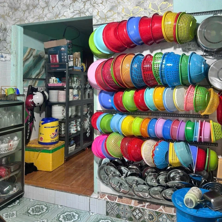 Căn bếp của gia đình ở Tây Ninh gây sốt, cả trăm chiếc nồi thẳng tăm tắp Căn bếp của gia đình ở Tây Ninh gây sốt, cả trăm chiếc nồi thẳng tăm tắp