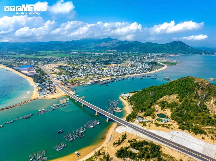 Cận cảnh bờ biển đẹp nhất Gia Lai, nơi thực hiện siêu dự án 2.600 tỷ đồng