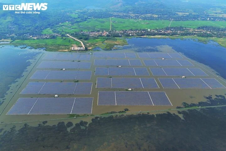 Cận cảnh vẻ ‘sơn thuỷ hữu tình’ Đầm Trà Ổ gần 5.700 ha ở Gia Lai Cận cảnh vẻ ‘sơn thuỷ hữu tình’ Đầm Trà Ổ gần 5.700 ha ở Gia Lai
