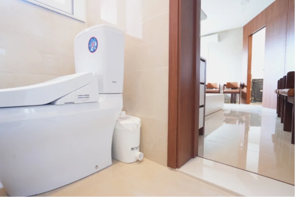 Căn hộ 140 m2 xây thêm nhà vệ sinh không cần khoan sàn Căn hộ 140 m2 xây thêm nhà vệ sinh không cần khoan sàn