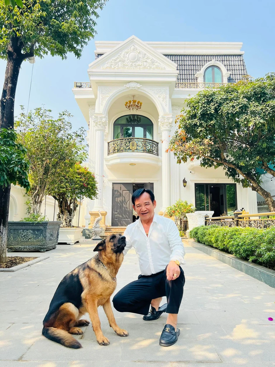 Căn nhà 3 tầng ở Hà Nội của NSƯT Quang Tèo
