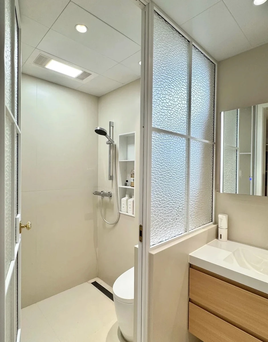 Căn nhà 33m2 của chàng trai sống một mình gây sốt: Phòng ngủ chỉ 3m2 nằm ngay trong phòng khách!