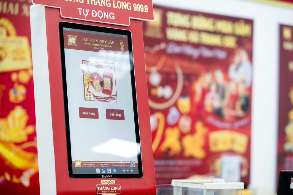 Cảnh tượng khó tin trên phố Cầu Giấy: “ATM vàng” chạy hết công suất, khách ngồi kín chỗ Cảnh tượng khó tin trên phố Cầu Giấy: “ATM vàng” chạy hết công suất, khách ngồi kín chỗ