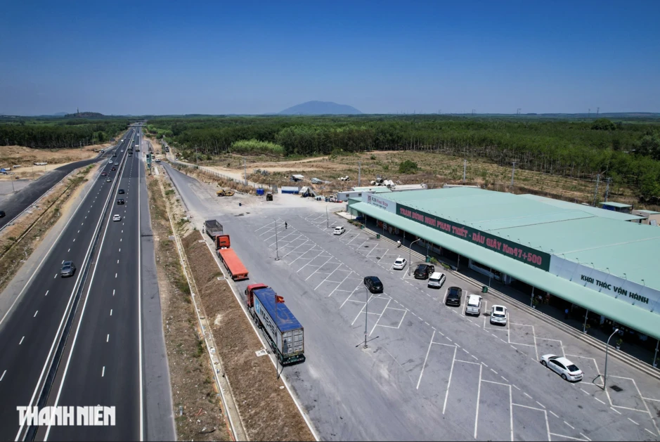 Cao tốc TP.HCM - Vân Phong thiếu trạm dừng, tài xế lưu ý dịp 30.4 - 1.5 Cao tốc TP.HCM - Vân Phong thiếu trạm dừng, tài xế lưu ý dịp 30.4 - 1.5