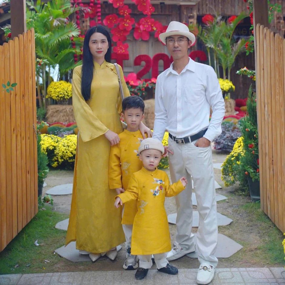 Cặp đôi bỏ TPHCM về quê xây nhà độc lạ rộng 312m2, ai thấy cũng ngước nhìn Cặp đôi bỏ TPHCM về quê xây nhà độc lạ rộng 312m2, ai thấy cũng ngước nhìn