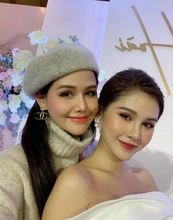 Cặp đôi “quý cô độc thân” nổi tiếng đã 11 năm: Nhan sắc hiện tại gây bất ngờ lớn, cuộc sống phú bà có thiếu gì đâu! Cặp đôi “quý cô độc thân” nổi tiếng đã 11 năm: Nhan sắc hiện tại gây bất ngờ lớn, cuộc sống phú bà có thiếu gì đâu!