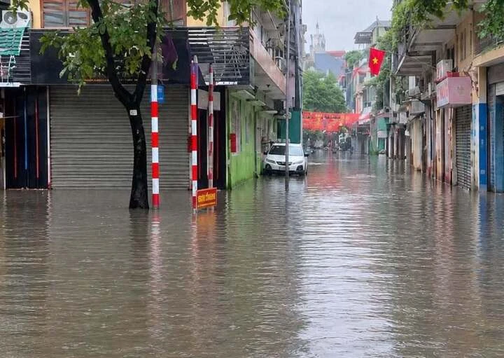 Cập nhật các điểm úng ngập ở Hà Nội sáng 16/9 Cập nhật các điểm úng ngập ở Hà Nội sáng 16/9
