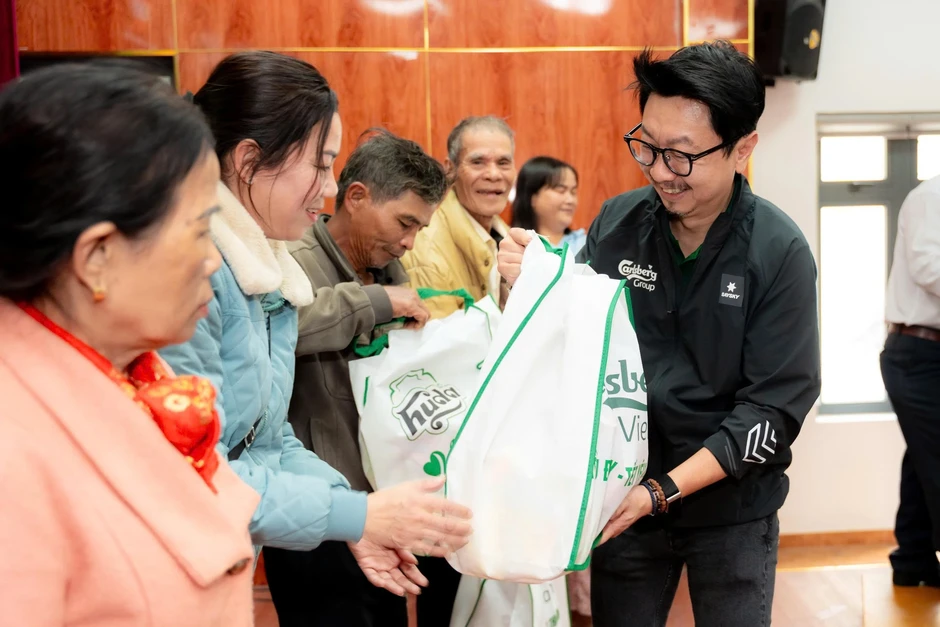 Carlsberg Việt Nam tiếp nối 11 năm ‘Tết đủ đầy, Tết yêu thương’ Carlsberg Việt Nam tiếp nối 11 năm ‘Tết đủ đầy, Tết yêu thương’