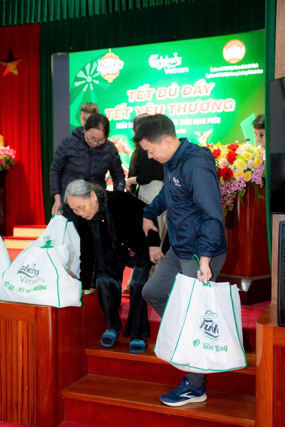 Carlsberg Việt Nam tiếp nối 11 năm ‘Tết đủ đầy, Tết yêu thương’ Carlsberg Việt Nam tiếp nối 11 năm ‘Tết đủ đầy, Tết yêu thương’