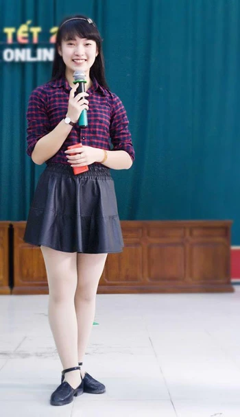 Cát-xê đầu tiên 2 chữ số của MC Khánh Vy