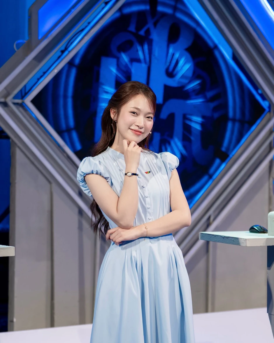 Cát-xê đầu tiên 2 chữ số của MC Khánh Vy