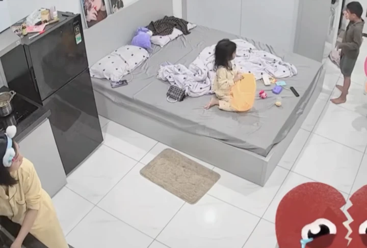 Cậu bé bật khóc vì nhớ bố đã khuất, cái ôm của mẹ kế khiến dân mạng rơi lệ