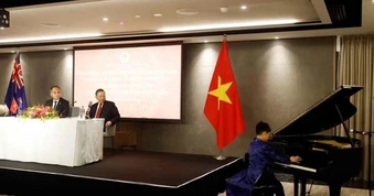 Cậu bé người Việt chơi piano chào mừng Tổng Bí thư, Chủ tịch nước Tô Lâm ở New Zealand