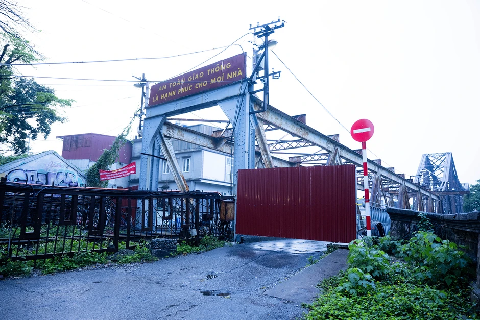 Cầu Long Biên tạm dừng, Chương Dương quá tải: Người dân mệt mỏi chôn chân giữa dòng xe ùn tắc Cầu Long Biên tạm dừng, Chương Dương quá tải: Người dân mệt mỏi chôn chân giữa dòng xe ùn tắc