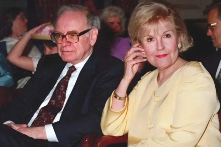 Câu nói đáng suy ngẫm của tỷ phú Warren Buffett về chọn bạn đời Câu nói đáng suy ngẫm của tỷ phú Warren Buffett về chọn bạn đời