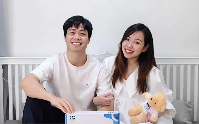 Cầu thủ Việt chưa bao giờ để lộ 1 bức ảnh nhà cửa, xe sang nhưng ai cũng ngầm hiểu: Giàu lắm, gia thế nhà vợ khủng! Cầu thủ Việt chưa bao giờ để lộ 1 bức ảnh nhà cửa, xe sang nhưng ai cũng ngầm hiểu: Giàu lắm, gia thế nhà vợ khủng!