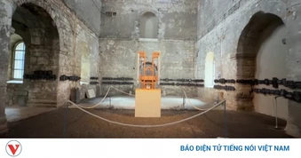 Cây đại phong cầm tấu một bản nhạc suốt 639 năm vừa chuyển hợp âm thứ 17
